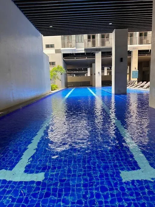 Urban Luxe: Mall Of Asia Staycation Manila 0*,  Filippine